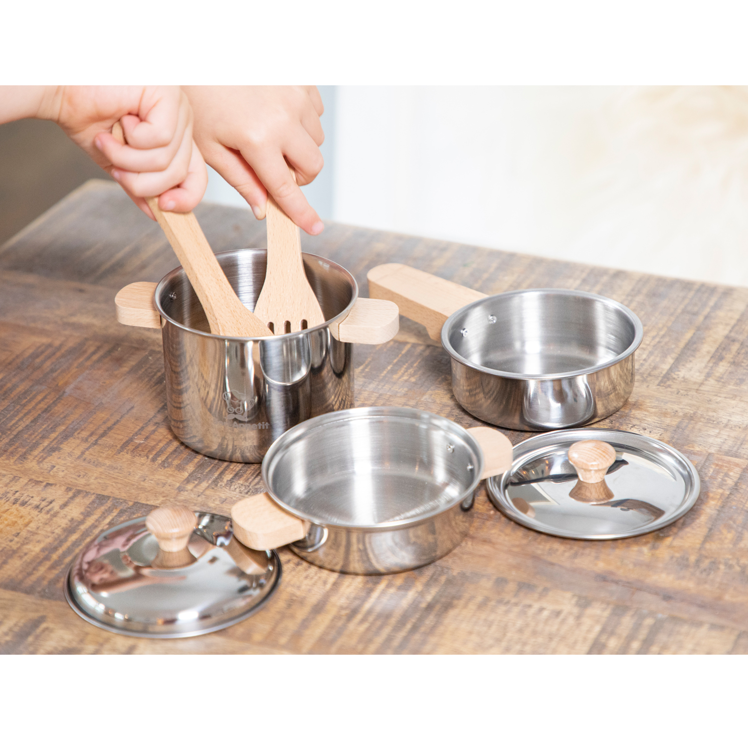 childrens wooden saucepan set