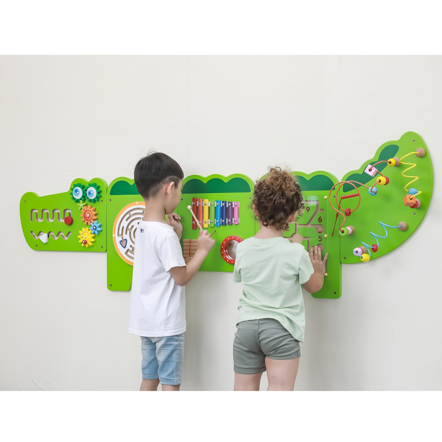 Viga Children's/Kids Wooden Wall Toy Crocodile Activity Toy 